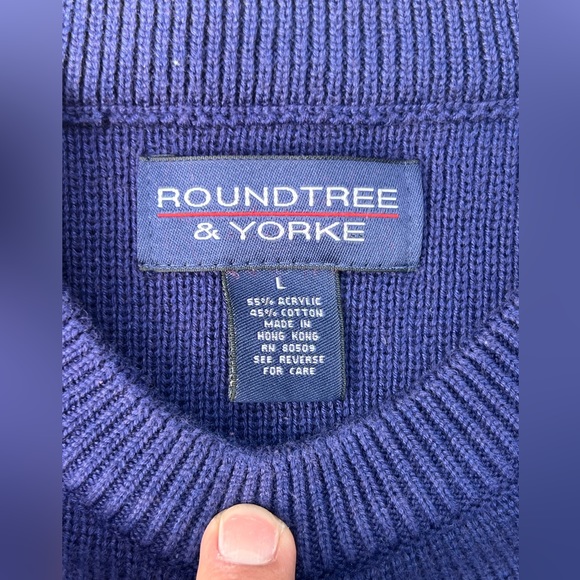 Roundtree & yorke sweater - Picture 2 of 3